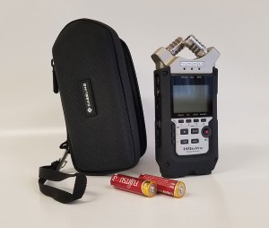 Zoom Pro Recorder with carrying case and batteries